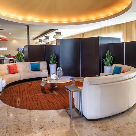 Отель Courtyard By Marriott Sacramento Cal Expo Экстерьер фото