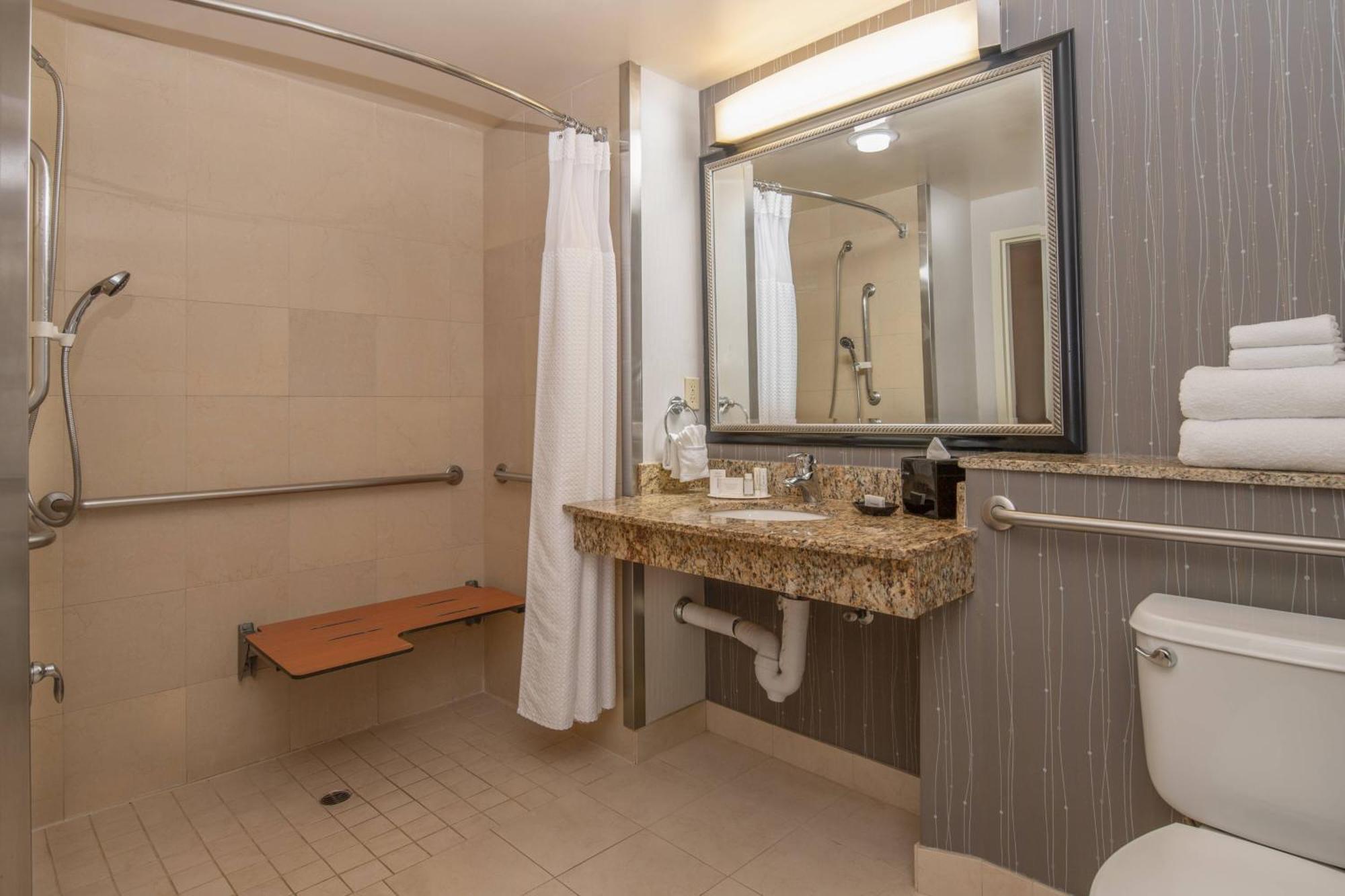 Отель Courtyard By Marriott Sacramento Cal Expo Экстерьер фото