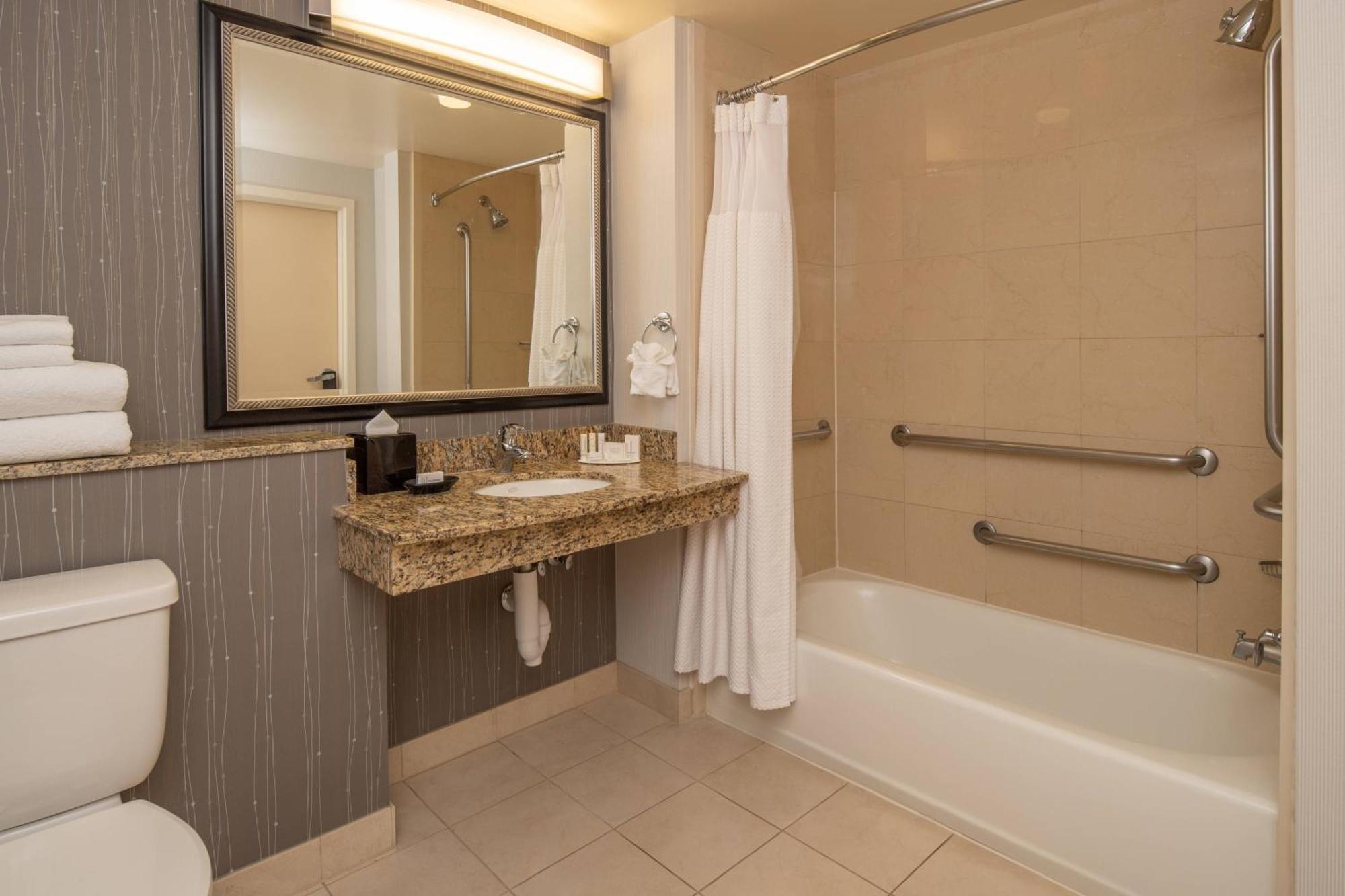 Отель Courtyard By Marriott Sacramento Cal Expo Экстерьер фото