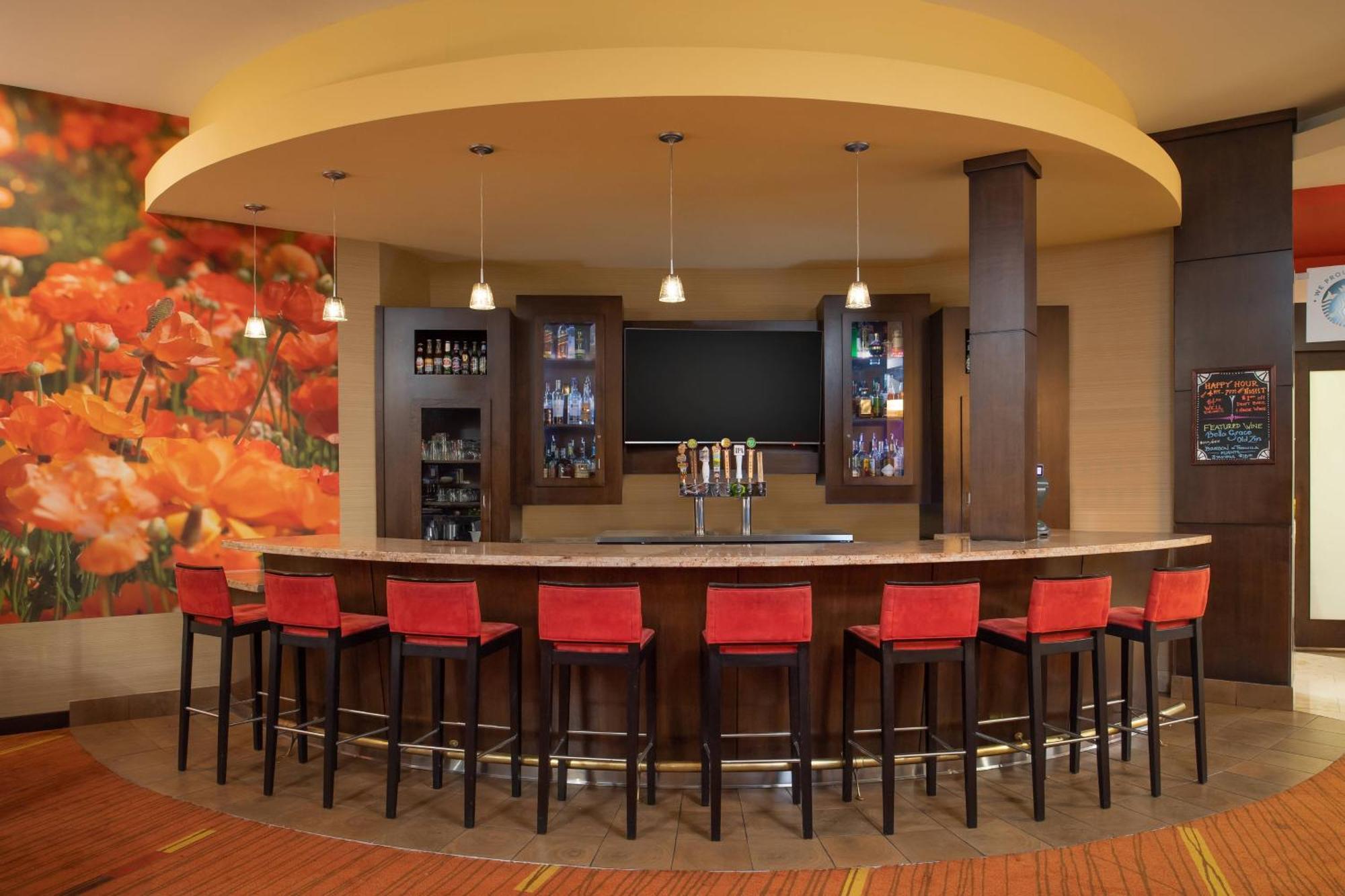 Отель Courtyard By Marriott Sacramento Cal Expo Экстерьер фото