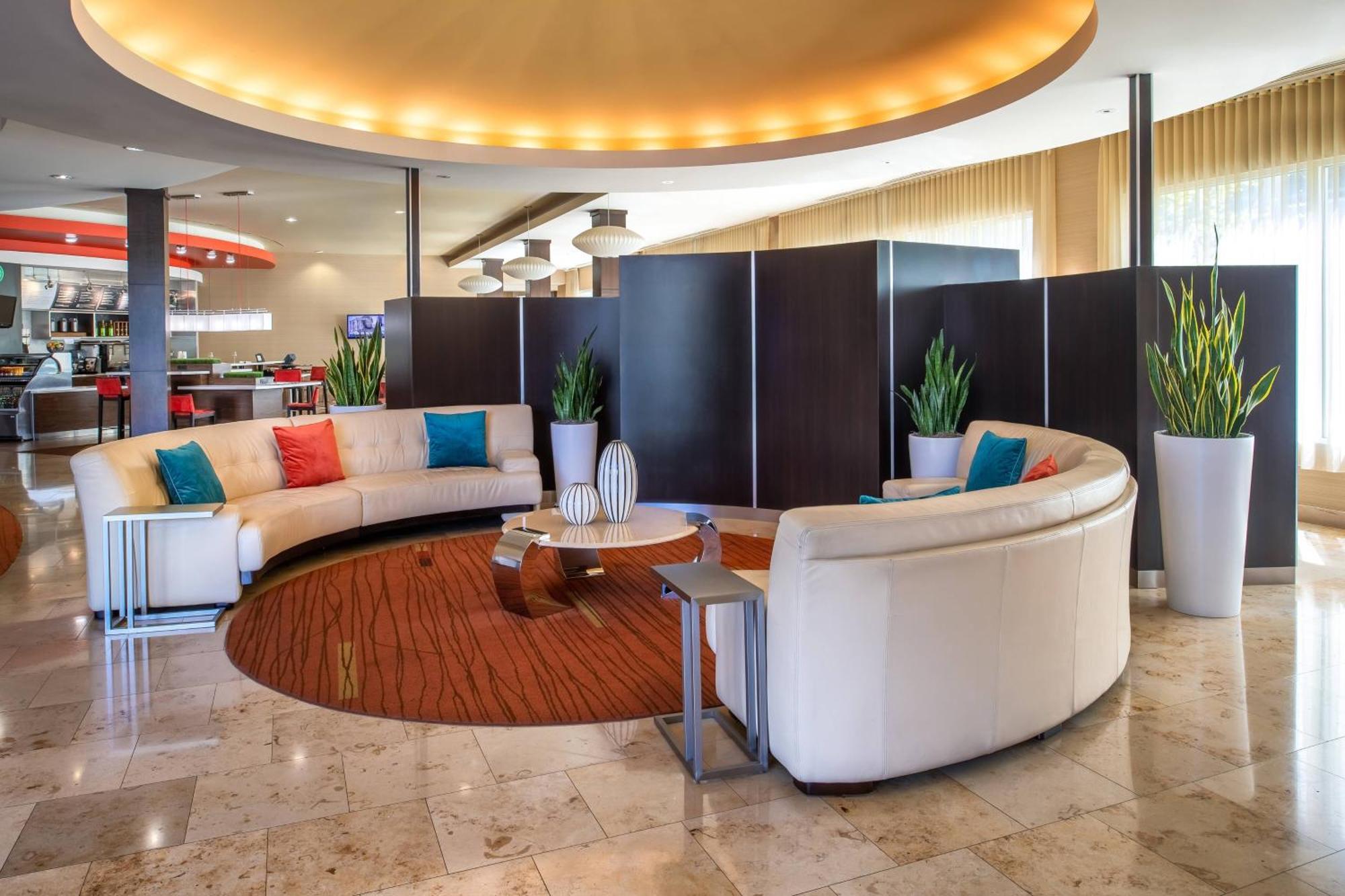 Отель Courtyard By Marriott Sacramento Cal Expo Экстерьер фото