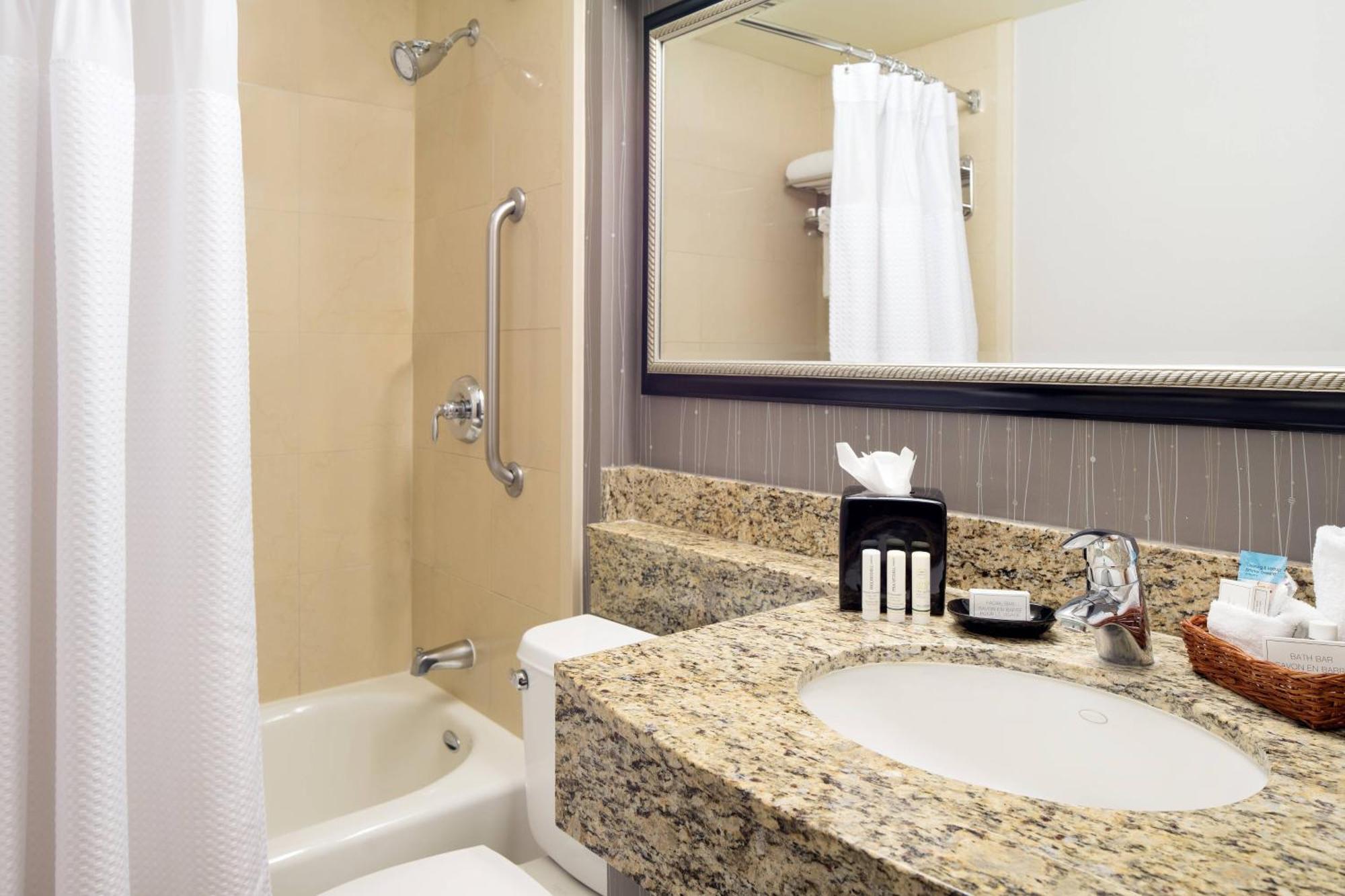 Отель Courtyard By Marriott Sacramento Cal Expo Экстерьер фото