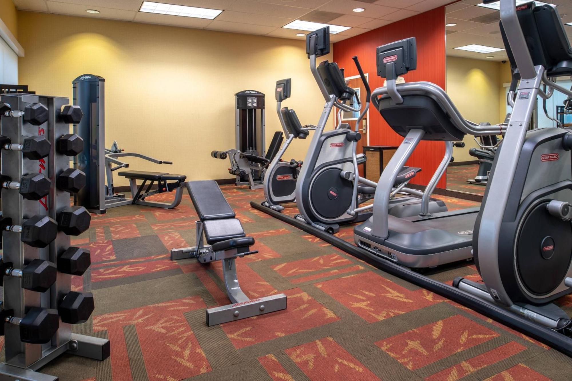 Отель Courtyard By Marriott Sacramento Cal Expo Экстерьер фото