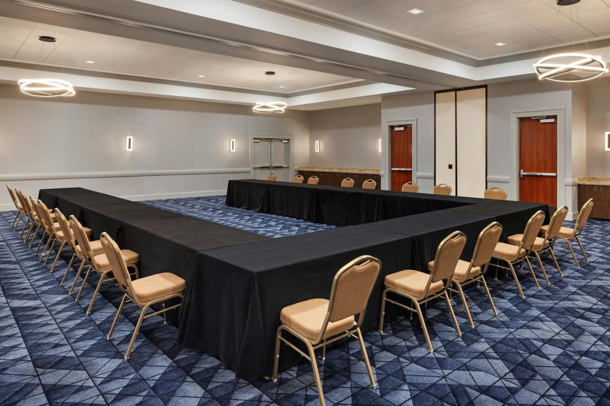 Отель Courtyard By Marriott Sacramento Cal Expo Экстерьер фото