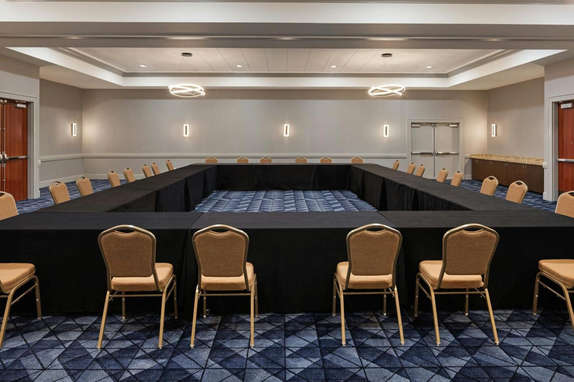 Отель Courtyard By Marriott Sacramento Cal Expo Экстерьер фото
