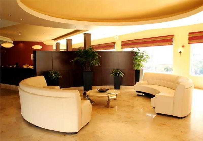 Отель Courtyard By Marriott Sacramento Cal Expo Экстерьер фото